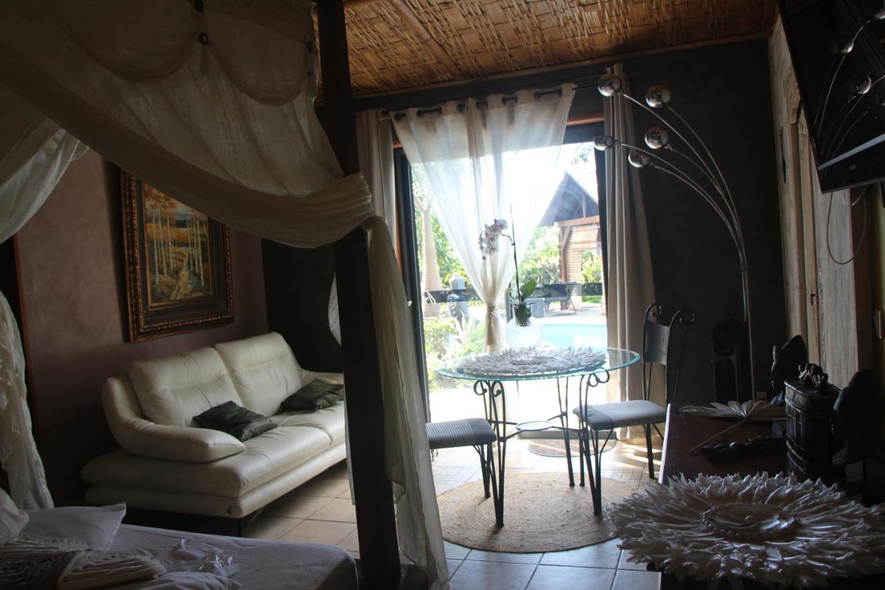 La Liane De Jade 974-Lodge Le Palissandre - Jacuzzi Privatif - Piscine Chauffee Le Bois de Nefles  外观 照片