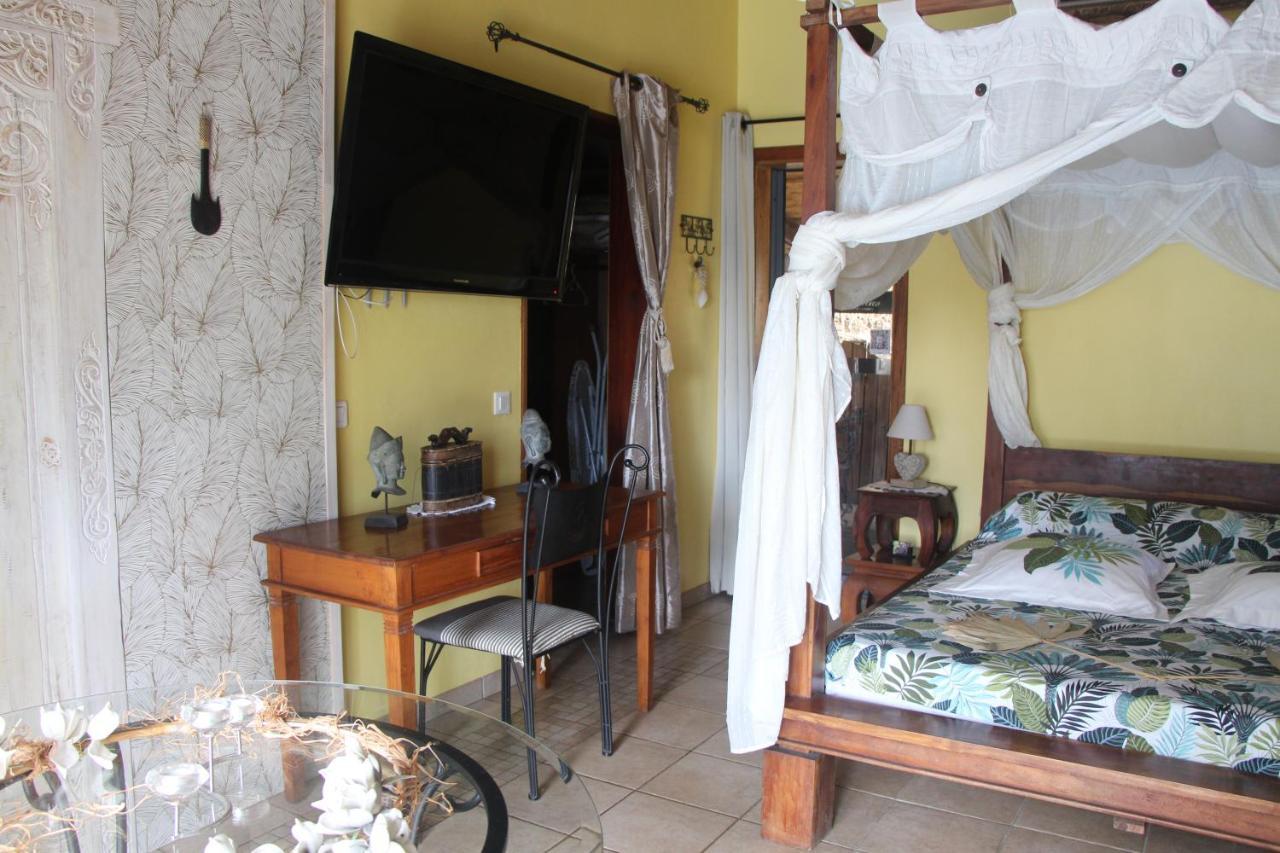 La Liane De Jade 974-Lodge Le Palissandre - Jacuzzi Privatif - Piscine Chauffee Le Bois de Nefles  外观 照片