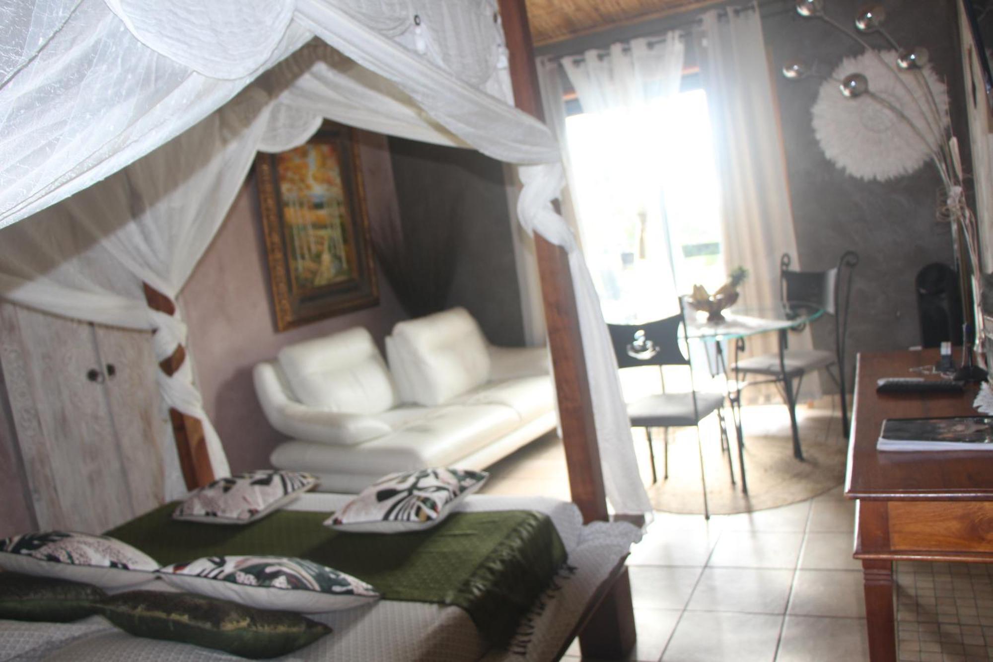 La Liane De Jade 974-Lodge Le Palissandre - Jacuzzi Privatif - Piscine Chauffee Le Bois de Nefles  外观 照片
